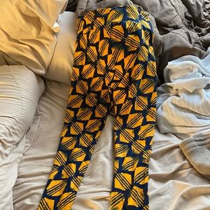 New lularoe Geometric navy blue & yellow leggings